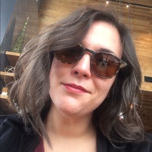 Meet your Posher, Lauren